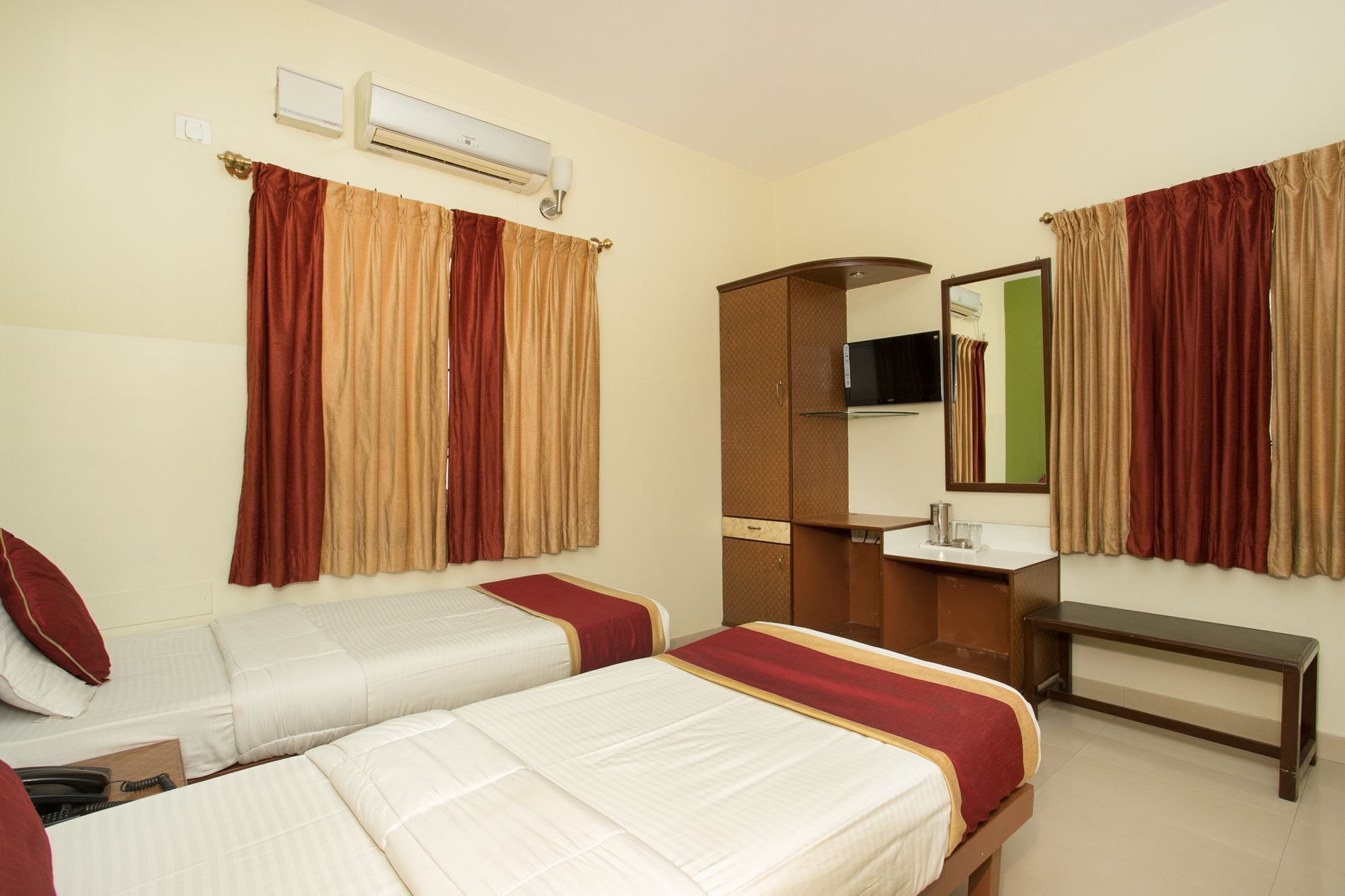 Oyo 10478 Raj Residency Hotel Bangalore Exterior photo